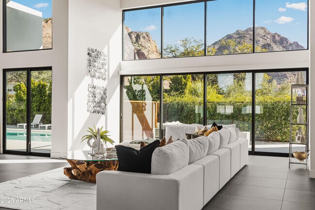 Building Photo - 5156 N 45th Pl