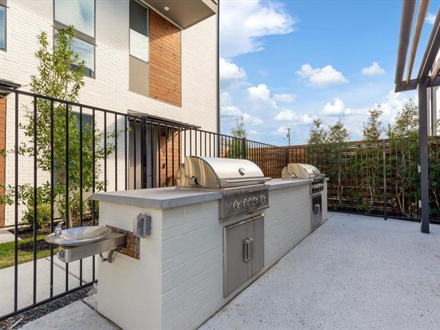 Building Photo - 2128 Ashby St