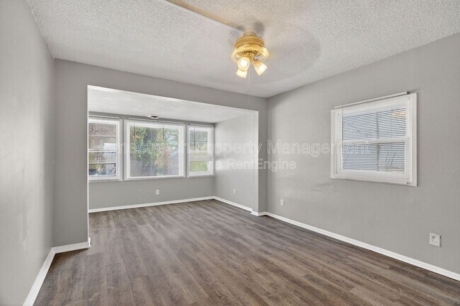 Building Photo - 5459 Hamilton Ave