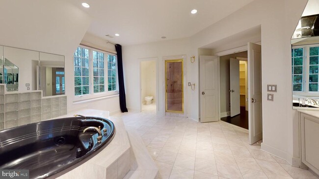 Building Photo - 9629 Eagle Ridge Dr