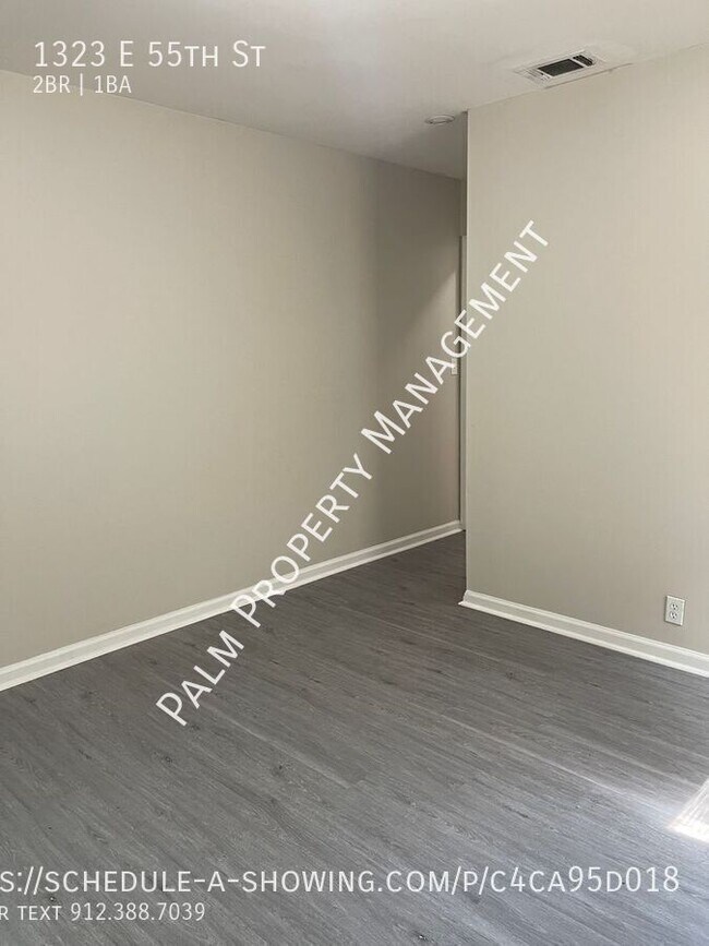 Building Photo - 1323 E 55th St