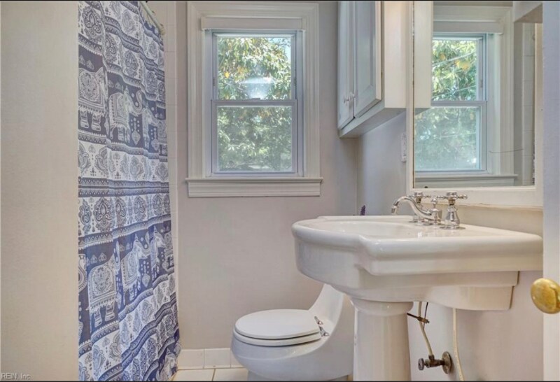 Building Photo - 1404 Mallory Ct