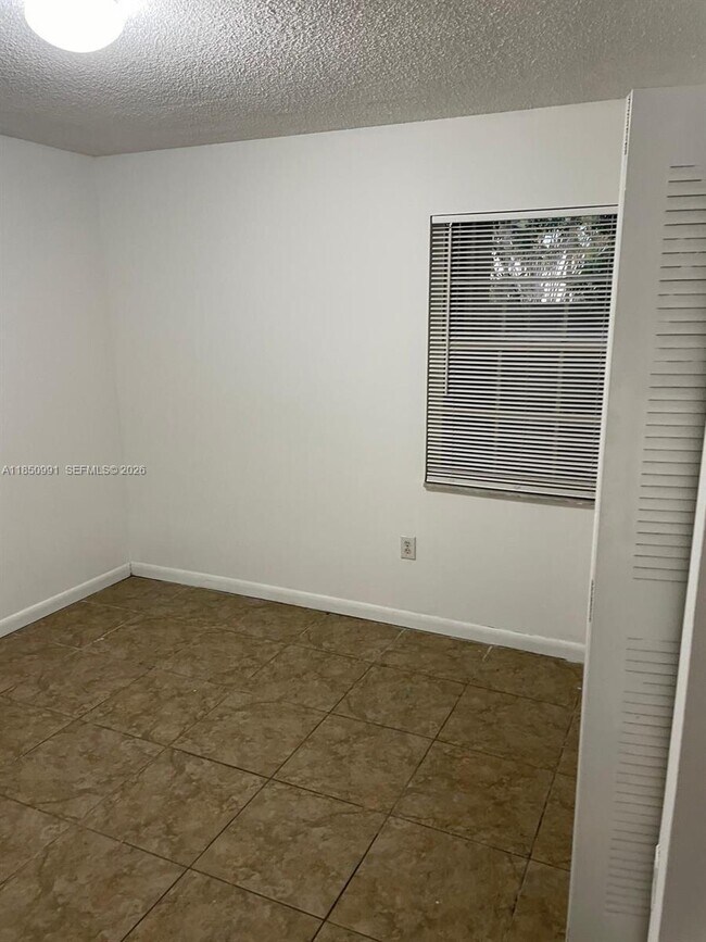 Building Photo - 478 NE 210th Cir Terrace