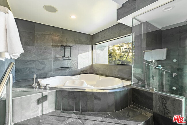 Building Photo - 2271 Gloaming Way