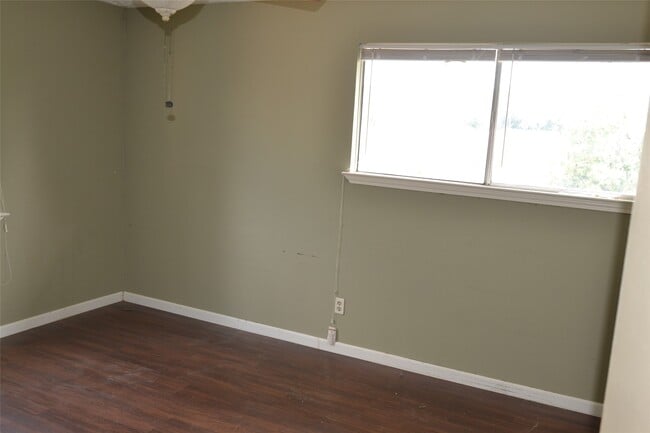 Building Photo - 12023 Woolford Dr
