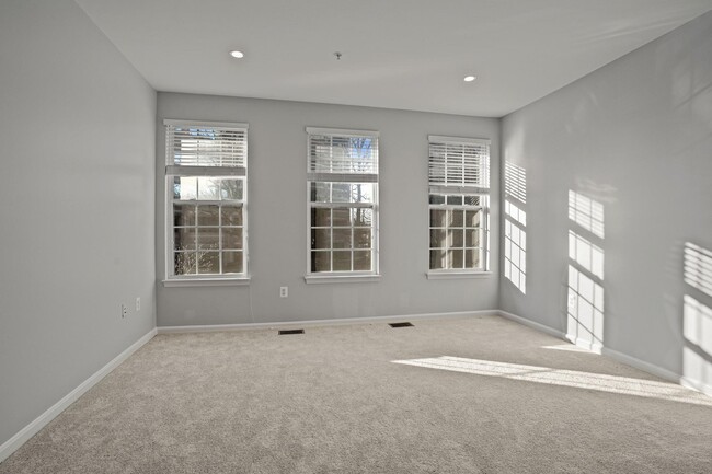 Building Photo - 2651 Park Tower Dr
