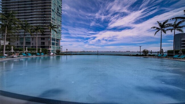 Building Photo - 480 NE 31st St