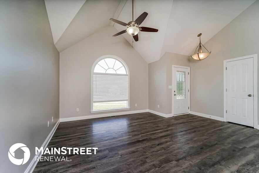 Building Photo - 10116 Greenfield Woods Cir