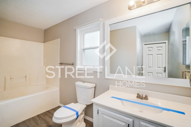Building Photo - Charming 3 Bedroom in Whitehall!