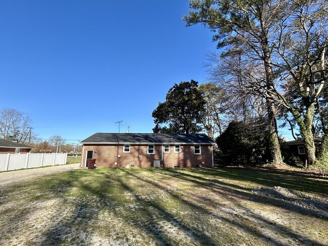 Building Photo - 348 Kempsville Rd
