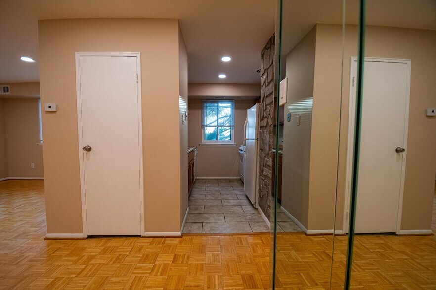 Building Photo - 9921 Bustleton Ave