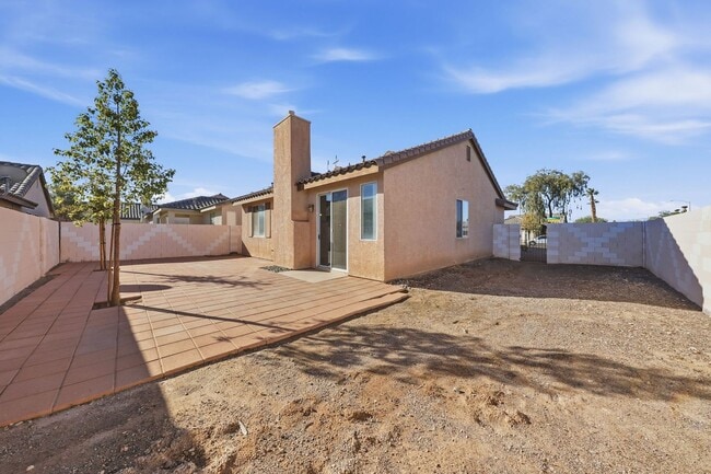 Building Photo - Beautiful Single-Story Home on an Oversized Corner Lot in Silverado Ranch — No HOA!