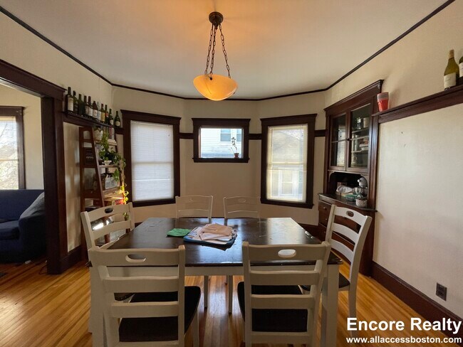 Building Photo - 56 Hobson St