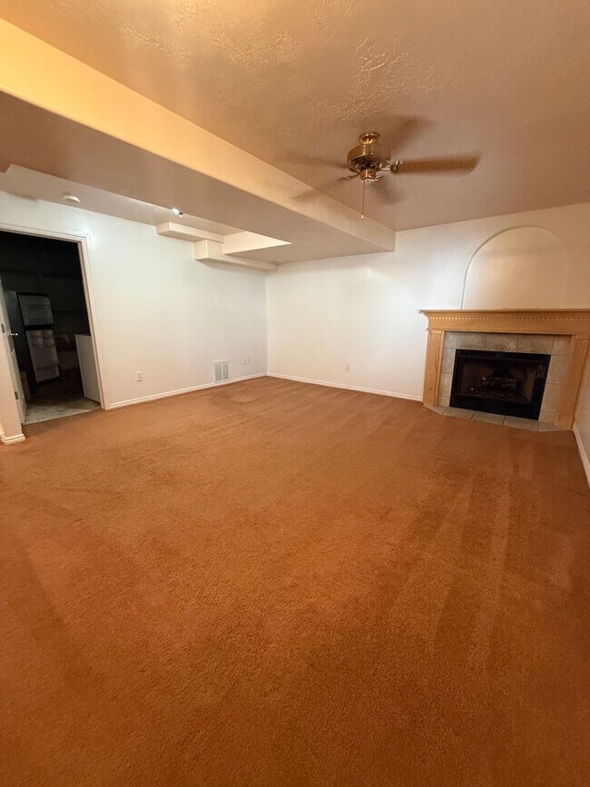 Building Photo - 454 S 980 W