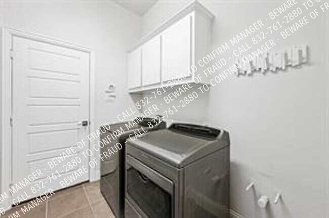 Building Photo - 2606 San Jacinto Dr