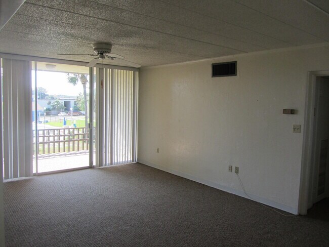 Building Photo - 300 Miracle Strip Pkwy