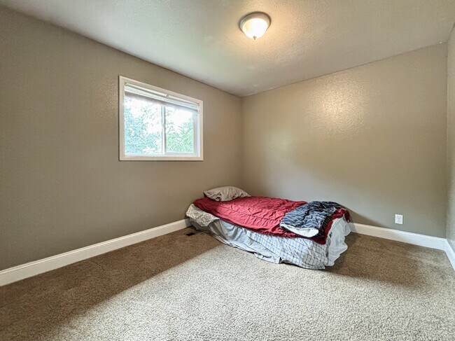 Building Photo - 8809 W Donnybrook Dr