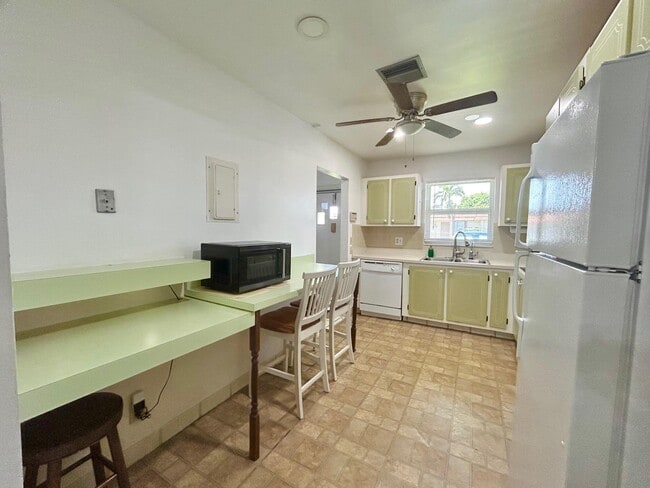 Building Photo - 5780 Fernley Dr W