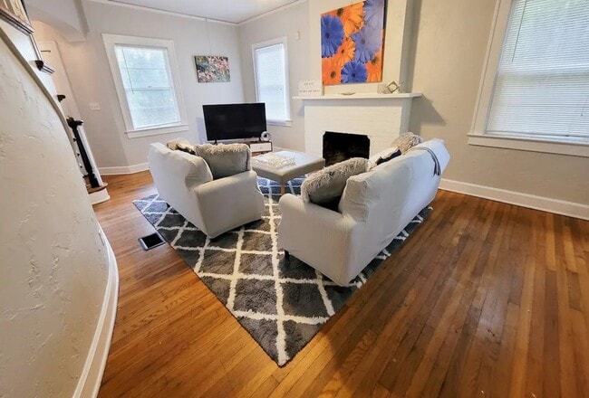 Building Photo - 949 SW 13th St