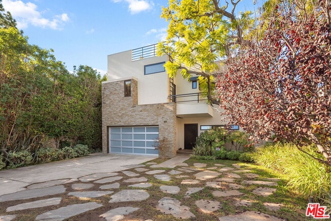 Building Photo - 215 S Anita Ave