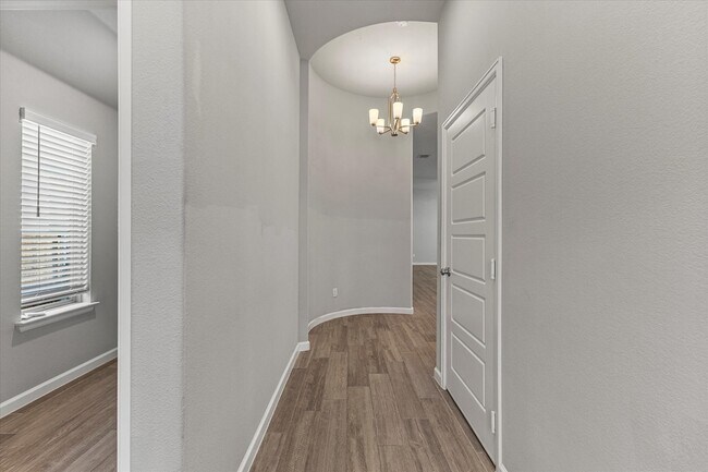 Building Photo - 2412 Bathwick Ln