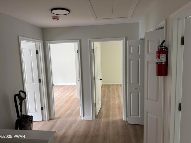 Building Photo - 125 Cobblestone Dr