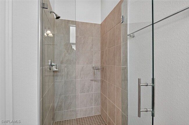 Building Photo - 2130 Hamlin St