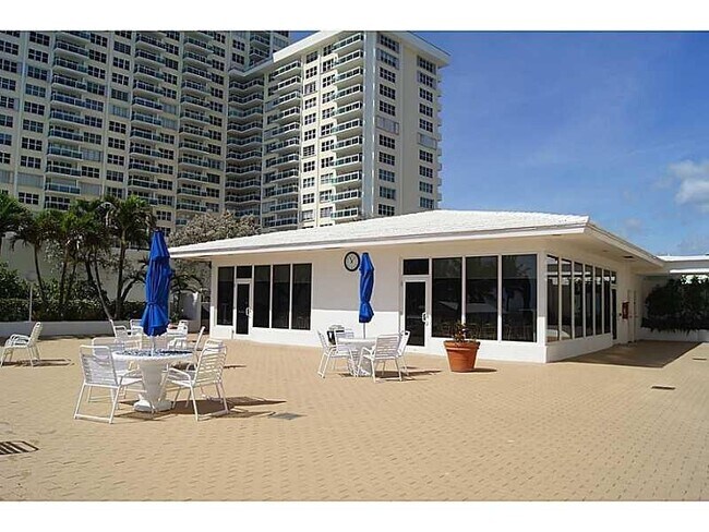 Building Photo - 4010 Galt Ocean Dr