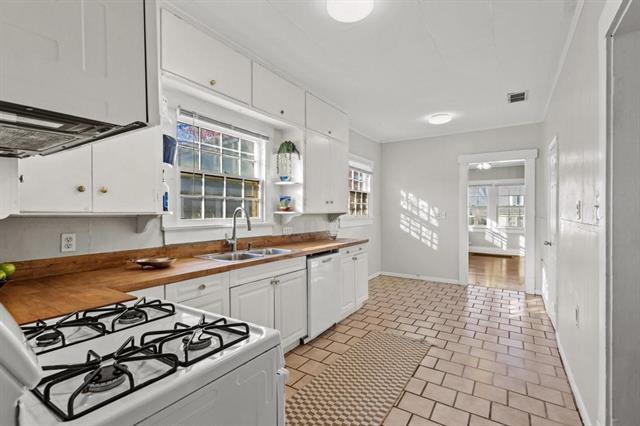 Building Photo - 1310 W Morton St