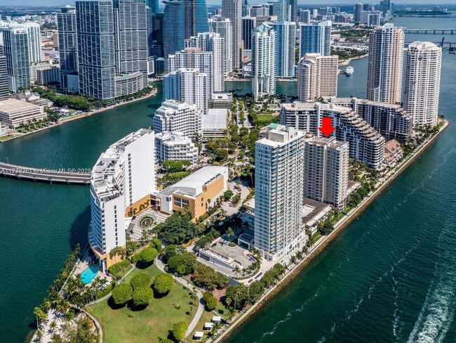 Building Photo - 888 Brickell Key Dr