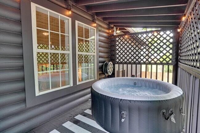 Building Photo - 4241 Osburn Ct