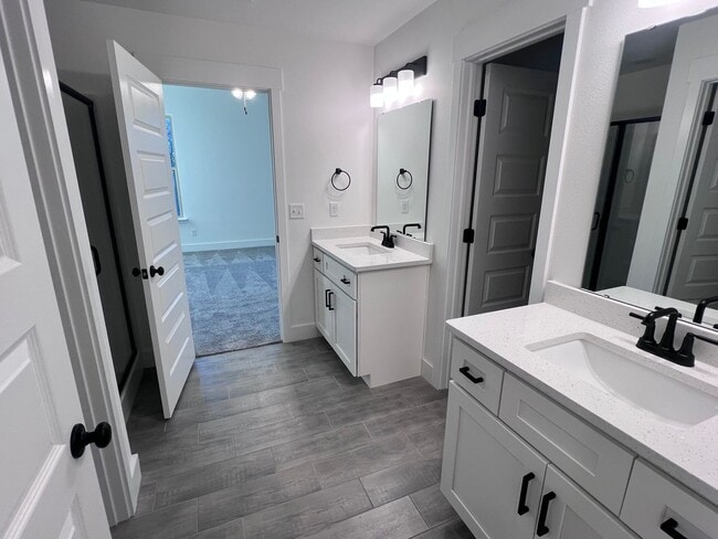 Building Photo - NEW 3 Bedroom In Carl Junction!