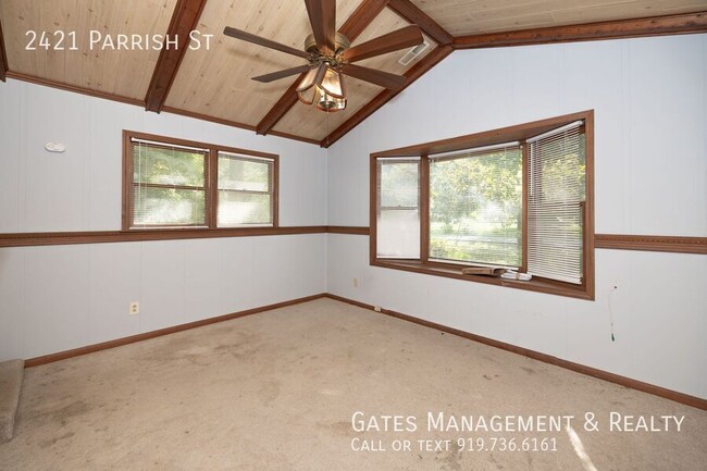 Building Photo - 2421 Parrish St