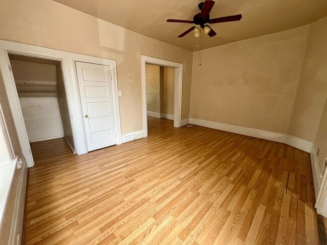 Building Photo - 512-514-514 E 500 S