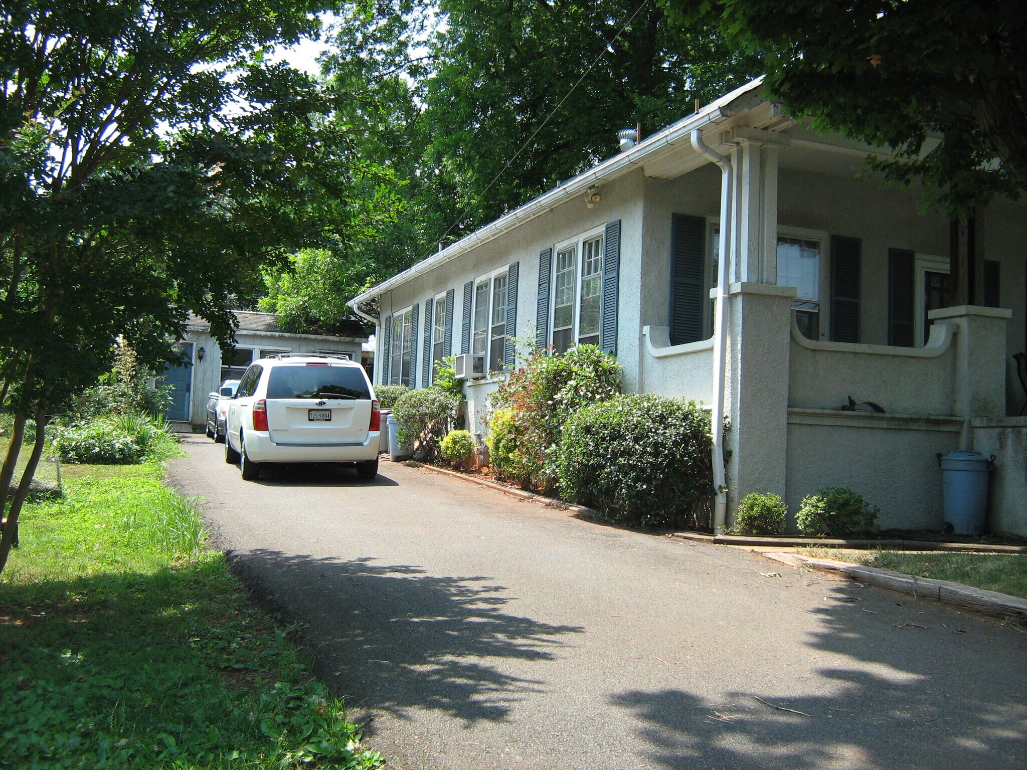 Building Photo - 210 Todd Ave