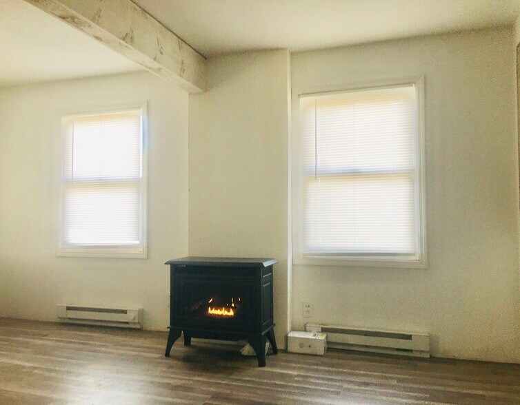 Primary Photo - 336 High Rock Rd