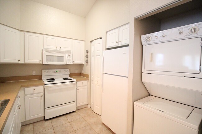 Building Photo - 9158 SW 51st Rd
