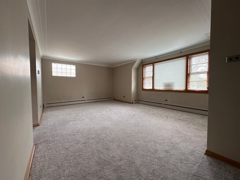 Building Photo - 4104 W 55th St