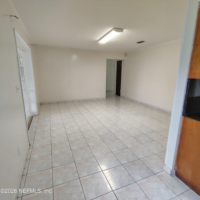 Building Photo - 5427 Hickson Rd