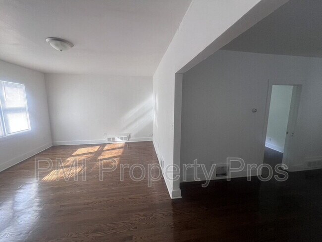 Building Photo - 3138 N 11th St