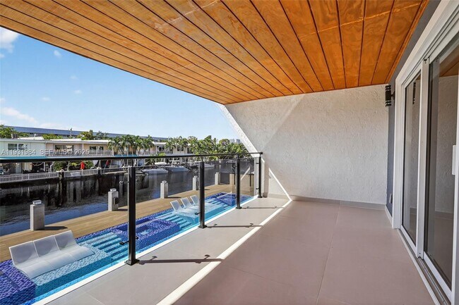 Building Photo - 3830 NE 171 St