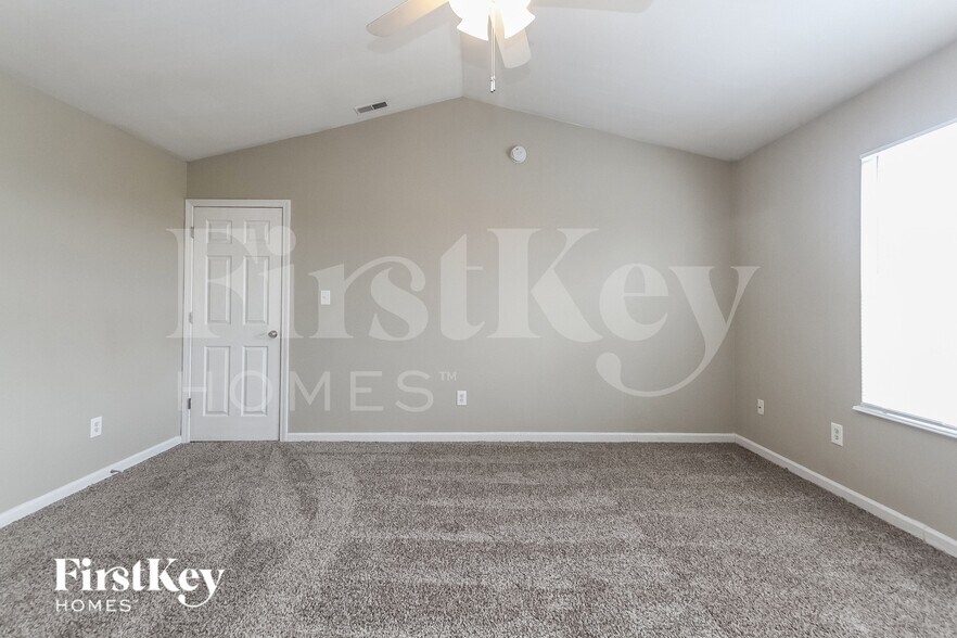 Building Photo - 2634 Lullwater Ln