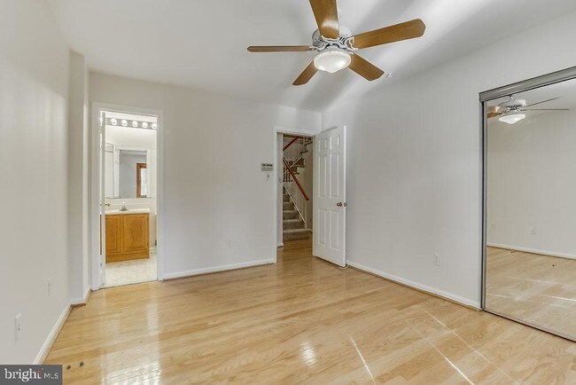 Building Photo - 1809 N Uhle St