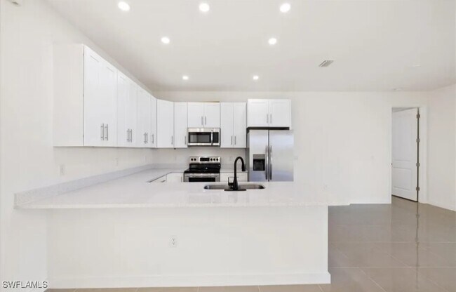 Building Photo - 7004 Brazil Ct