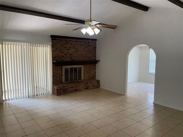 Building Photo - 2014 Bay Oaks Dr
