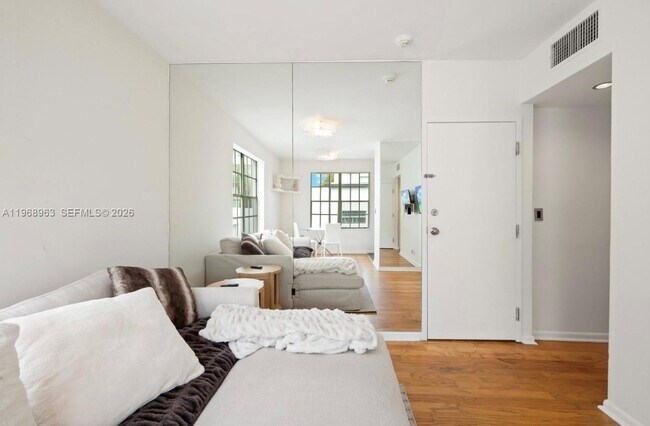 Building Photo - 605 Euclid Ave