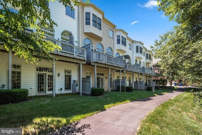 Building Photo - 1614 Leeds Castle Dr