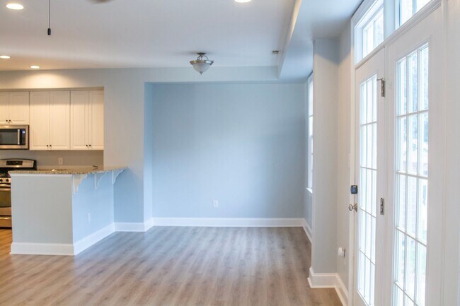 Building Photo - 1615 Old Trail Dr