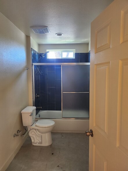 Building Photo - 4828 McKinley Ave