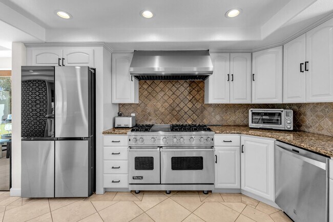 Building Photo - 80980 Vista Bonita Trail